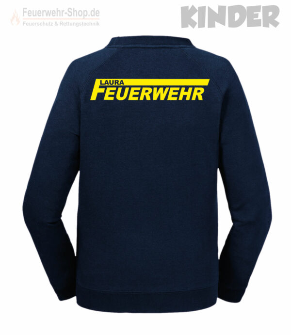 Bequemer Kinderfeuerwehr Rundhals Pullover mit Flexdruck auf Brust und Rücken. 280 g/m² 80% Baumwolle, gekämmt und ringgesponnen, 20% Polyester (3 lagig) Feine und sehr glatte Druckoberfläche aus 100% Baumwolle Innen angeraut Fischgrät-Nackenband Raglanärmel Decknähte an Armausschnitt, Ärmelbund und Bund Breitere Rippstrickbündchen am Ärmelabschluss und Bund Seitennähte Gerader Schnitt für einen modernen Look. Waschbar bei 30° C, auf links waschen und bügeln Shirtfarbe: navyblau Aufdruck: Flex-Druck Wir bedrucken Ihnen den Pullover individuell ab 1 Stück. Dieser Pullover besticht durch sein modernes Design. Profitieren Sie wie schon hunderte anderer Feuerwehren von unserem modernen Kinderfeuerwehr-Pullover