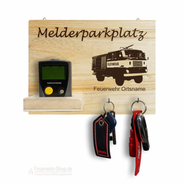 Melderparkplatz IFA TLF + Feuerwehr + Ortsname Personalisiert ca. 30x20x8cm, Holz NEU